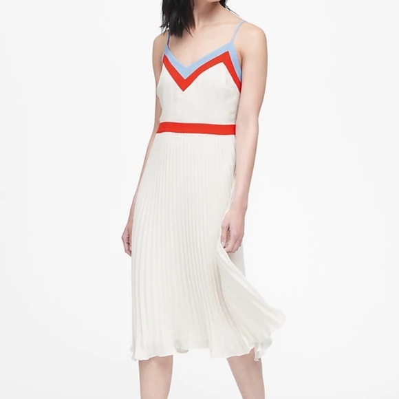 Banana Republic Dresses & Skirts - Banana Republic Colour Block Pleated Dress